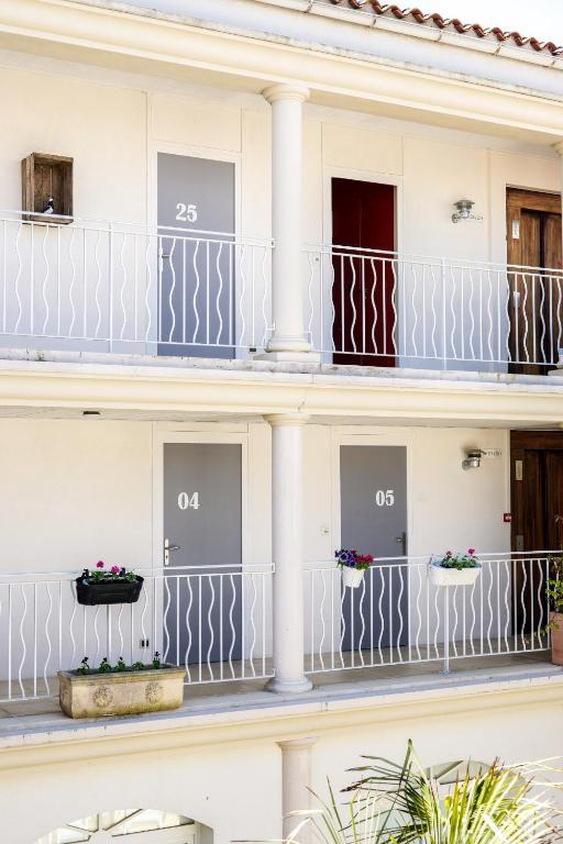 Hotel La Jetee Сен-Мартен-де-Ре Экстерьер фото